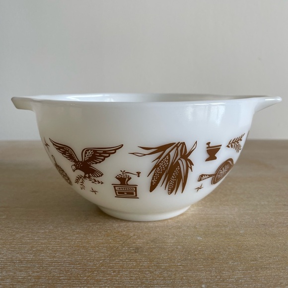 Vintage Pyrex Early American Mix Bowl 441 Cinderella 1.5 Pint Brown Americana - Picture 3 of 10